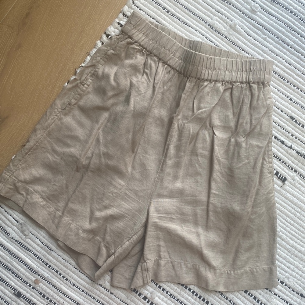 Linen Bermuda Shorts